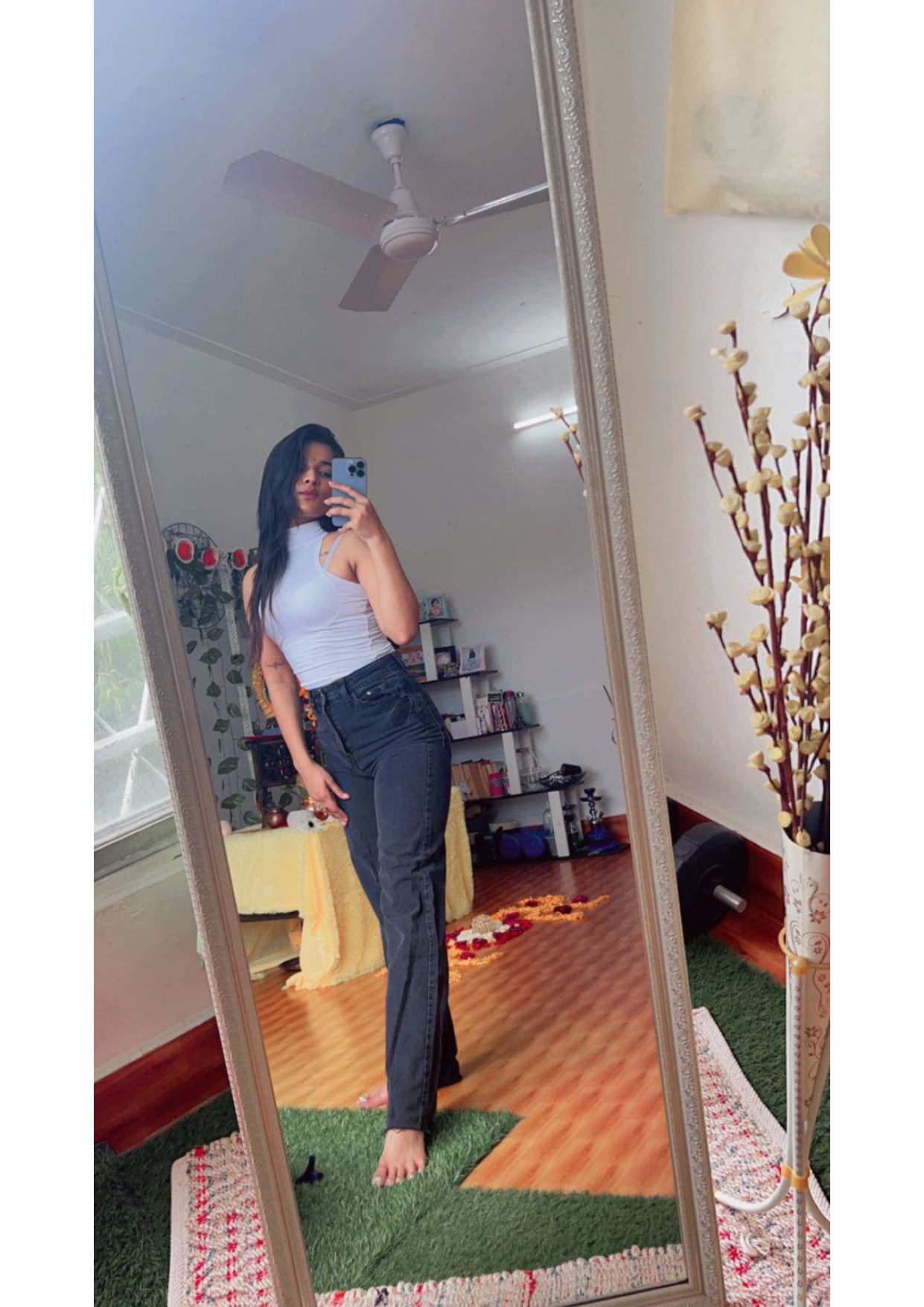 /storage/photos/1/Vichuthra-kingfisher-girl/KINGFISHER CALENDAR GIRL_page-0007.jpg